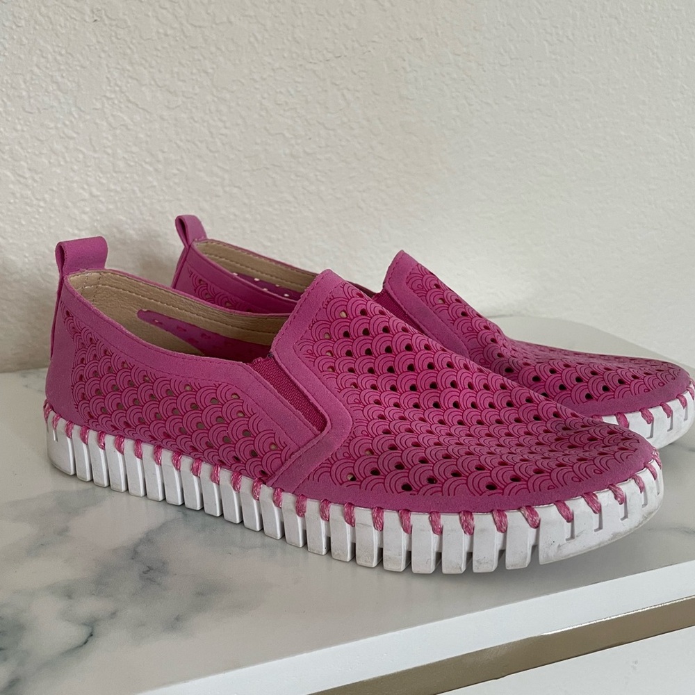 Ilse Jacobsen Women's Tulip Perforated Slip-On Sneaker